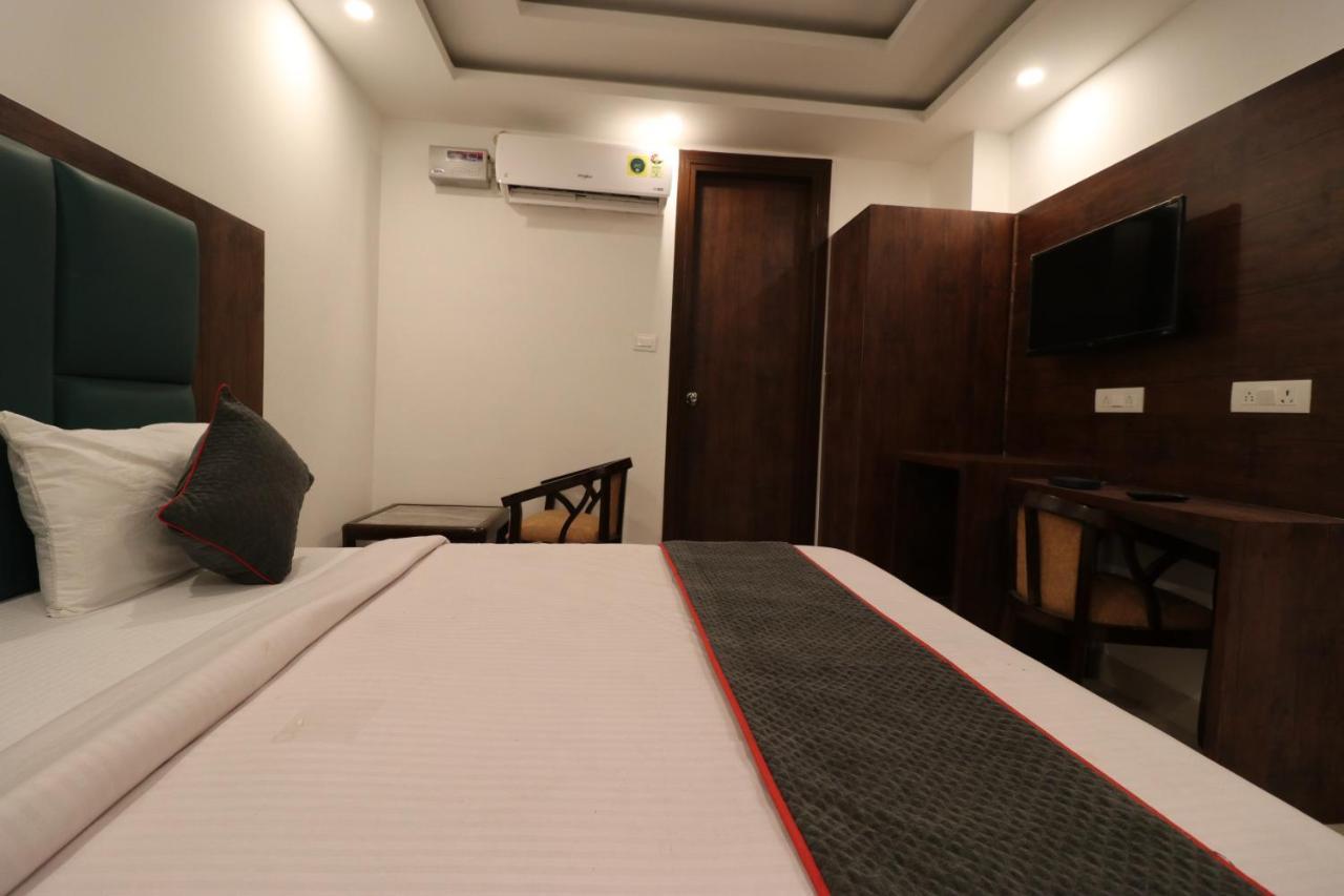Krone A Family Near Igi Airport Delhi 4* New Delhi