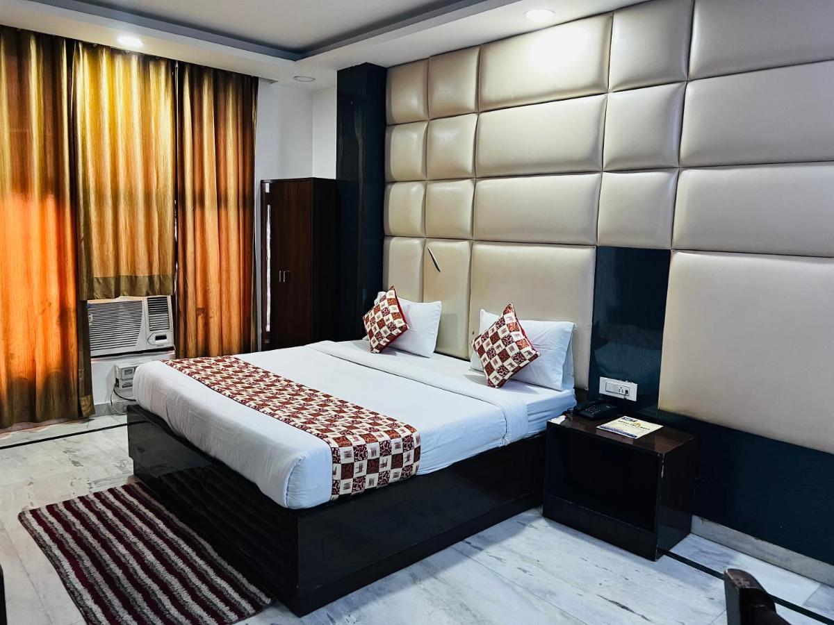 Krone A Family Near Igi Airport Delhi 4*